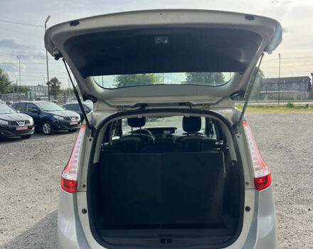 Серый Рено Гранд Сценик, объемом двигателя 1.6 л и пробегом 212 тыс. км за 8778 $, фото 39 на Automoto.ua