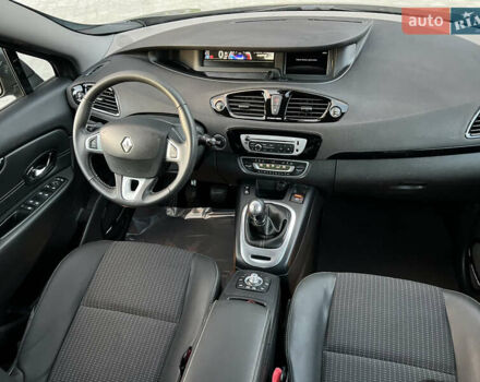Серый Рено Гранд Сценик, объемом двигателя 0 л и пробегом 207 тыс. км за 10999 $, фото 23 на Automoto.ua