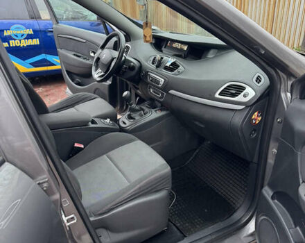 Сірий Рено Гранд Сценік, об'ємом двигуна 1.6 л та пробігом 251 тис. км за 9300 $, фото 43 на Automoto.ua