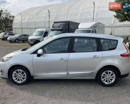 Серый Рено Гранд Сценик, объемом двигателя 1.6 л и пробегом 212 тыс. км за 8778 $, фото 10 на Automoto.ua