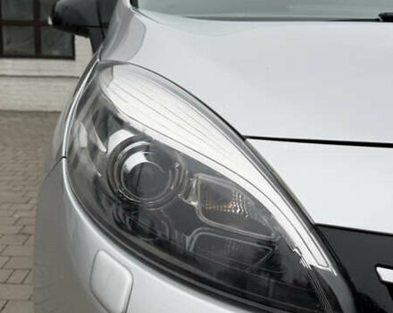 Серый Рено Гранд Сценик, объемом двигателя 1.6 л и пробегом 300 тыс. км за 10500 $, фото 4 на Automoto.ua