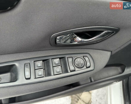 Серый Рено Гранд Сценик, объемом двигателя 1.6 л и пробегом 219 тыс. км за 10600 $, фото 26 на Automoto.ua