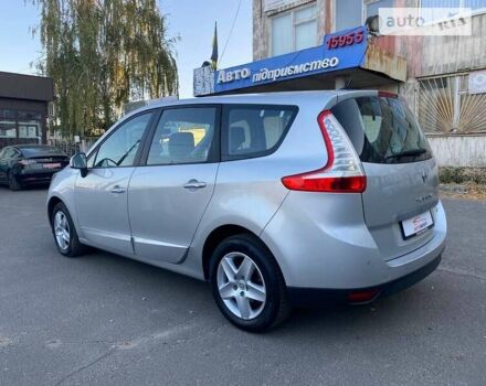 Серый Рено Гранд Сценик, объемом двигателя 1.5 л и пробегом 167 тыс. км за 10400 $, фото 4 на Automoto.ua