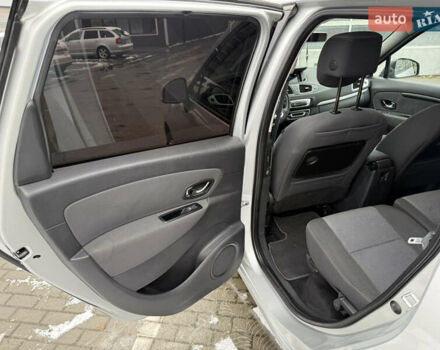 Серый Рено Гранд Сценик, объемом двигателя 1.6 л и пробегом 219 тыс. км за 10600 $, фото 34 на Automoto.ua