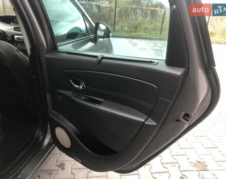 Серый Рено Гранд Сценик, объемом двигателя 1.6 л и пробегом 240 тыс. км за 9999 $, фото 23 на Automoto.ua