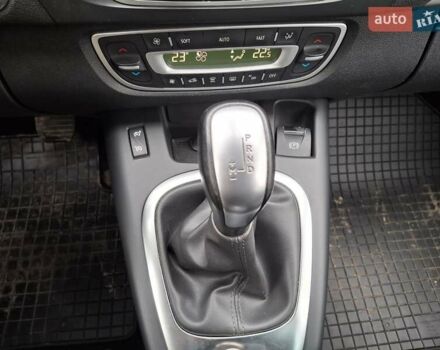 Серый Рено Гранд Сценик, объемом двигателя 1.5 л и пробегом 263 тыс. км за 8600 $, фото 22 на Automoto.ua