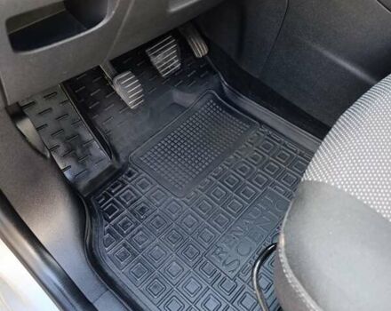 Серый Рено Гранд Сценик, объемом двигателя 1.6 л и пробегом 242 тыс. км за 9800 $, фото 8 на Automoto.ua