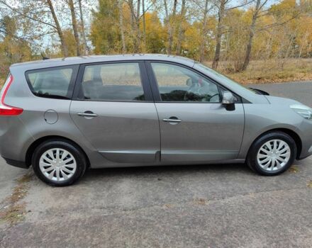 Сірий Рено Гранд Сценік, об'ємом двигуна 1.5 л та пробігом 235 тис. км за 9650 $, фото 5 на Automoto.ua