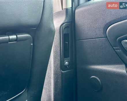 Серый Рено Гранд Сценик, объемом двигателя 0 л и пробегом 213 тыс. км за 10400 $, фото 23 на Automoto.ua