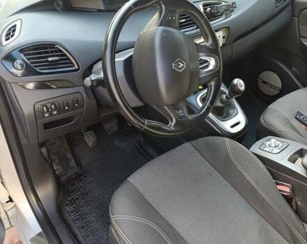 Серый Рено Гранд Сценик, объемом двигателя 1.6 л и пробегом 242 тыс. км за 9800 $, фото 9 на Automoto.ua