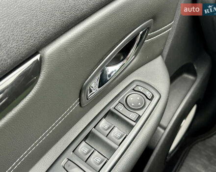 Серый Рено Гранд Сценик, объемом двигателя 0 л и пробегом 213 тыс. км за 10400 $, фото 9 на Automoto.ua