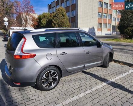 Сірий Рено Гранд Сценік, об'ємом двигуна 2 л та пробігом 246 тис. км за 9900 $, фото 3 на Automoto.ua