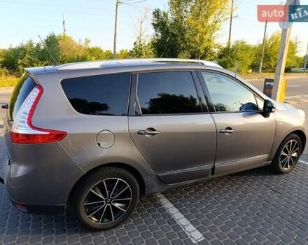 Серый Рено Гранд Сценик, объемом двигателя 1.46 л и пробегом 257 тыс. км за 10300 $, фото 2 на Automoto.ua