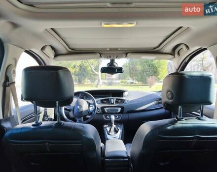 Сірий Рено Гранд Сценік, об'ємом двигуна 2 л та пробігом 246 тис. км за 9900 $, фото 9 на Automoto.ua