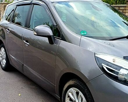 Серый Рено Гранд Сценик, объемом двигателя 1.6 л и пробегом 234 тыс. км за 9600 $, фото 2 на Automoto.ua