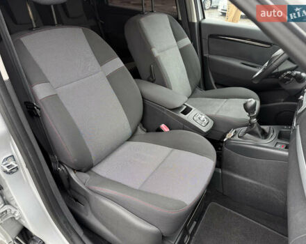 Серый Рено Гранд Сценик, объемом двигателя 1.6 л и пробегом 219 тыс. км за 10600 $, фото 22 на Automoto.ua