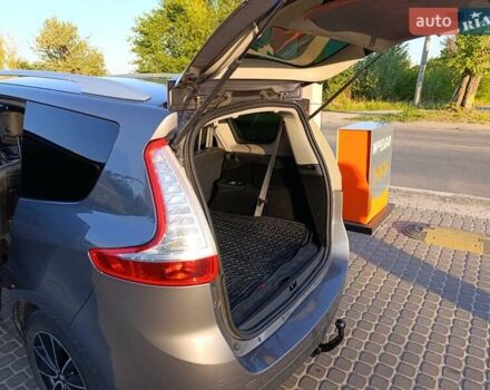 Серый Рено Гранд Сценик, объемом двигателя 1.46 л и пробегом 257 тыс. км за 10300 $, фото 13 на Automoto.ua