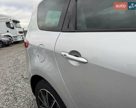 Сірий Рено Гранд Сценік, об'ємом двигуна 1.6 л та пробігом 209 тис. км за 8750 $, фото 18 на Automoto.ua