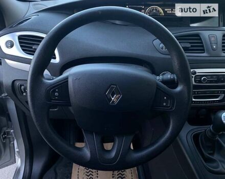 Серый Рено Гранд Сценик, объемом двигателя 1.5 л и пробегом 167 тыс. км за 10400 $, фото 32 на Automoto.ua