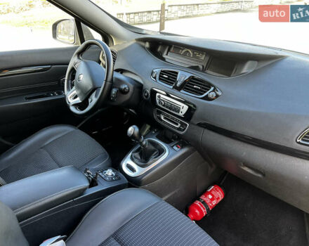 Серый Рено Гранд Сценик, объемом двигателя 1.5 л и пробегом 235 тыс. км за 10500 $, фото 12 на Automoto.ua