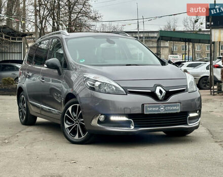 Серый Рено Гранд Сценик, объемом двигателя 0 л и пробегом 213 тыс. км за 10400 $, фото 6 на Automoto.ua