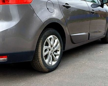 Серый Рено Гранд Сценик, объемом двигателя 1.6 л и пробегом 234 тыс. км за 9600 $, фото 3 на Automoto.ua