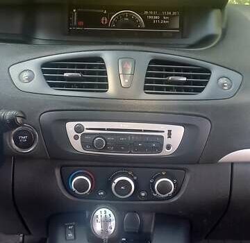 Серый Рено Гранд Сценик, объемом двигателя 1.46 л и пробегом 201 тыс. км за 9900 $, фото 11 на Automoto.ua