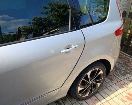 Серый Рено Гранд Сценик, объемом двигателя 1.6 л и пробегом 242 тыс. км за 9800 $, фото 5 на Automoto.ua