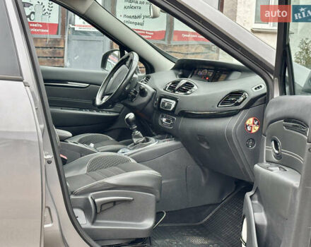 Серый Рено Гранд Сценик, объемом двигателя 0 л и пробегом 213 тыс. км за 10400 $, фото 24 на Automoto.ua