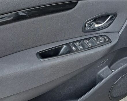 Сірий Рено Гранд Сценік, об'ємом двигуна 1.5 л та пробігом 324 тис. км за 9500 $, фото 1 на Automoto.ua