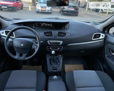 Серый Рено Гранд Сценик, объемом двигателя 1.5 л и пробегом 167 тыс. км за 10400 $, фото 13 на Automoto.ua