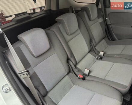 Серый Рено Гранд Сценик, объемом двигателя 1.6 л и пробегом 219 тыс. км за 10600 $, фото 43 на Automoto.ua