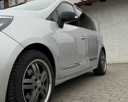 Серый Рено Гранд Сценик, объемом двигателя 1.6 л и пробегом 300 тыс. км за 10500 $, фото 1 на Automoto.ua