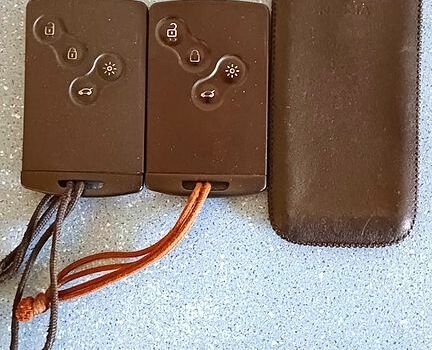 Сірий Рено Гранд Сценік, об'ємом двигуна 1.5 л та пробігом 227 тис. км за 9000 $, фото 3 на Automoto.ua