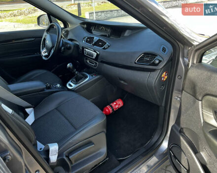 Серый Рено Гранд Сценик, объемом двигателя 1.5 л и пробегом 235 тыс. км за 10500 $, фото 19 на Automoto.ua