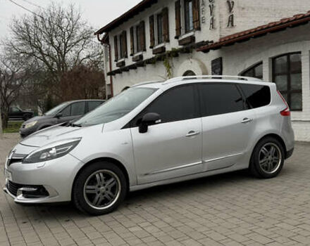 Серый Рено Гранд Сценик, объемом двигателя 1.6 л и пробегом 300 тыс. км за 10500 $, фото 7 на Automoto.ua