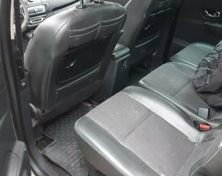 Серый Рено Гранд Сценик, объемом двигателя 1.5 л и пробегом 257 тыс. км за 8700 $, фото 7 на Automoto.ua