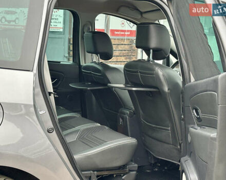 Серый Рено Гранд Сценик, объемом двигателя 0 л и пробегом 213 тыс. км за 10400 $, фото 22 на Automoto.ua