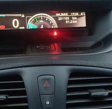 Серый Рено Гранд Сценик, объемом двигателя 1.46 л и пробегом 201 тыс. км за 9900 $, фото 15 на Automoto.ua