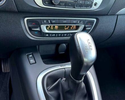 Серый Рено Гранд Сценик, объемом двигателя 1.5 л и пробегом 230 тыс. км за 9800 $, фото 6 на Automoto.ua