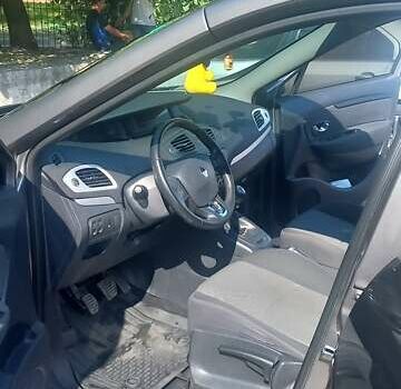 Серый Рено Гранд Сценик, объемом двигателя 1.46 л и пробегом 201 тыс. км за 9900 $, фото 8 на Automoto.ua