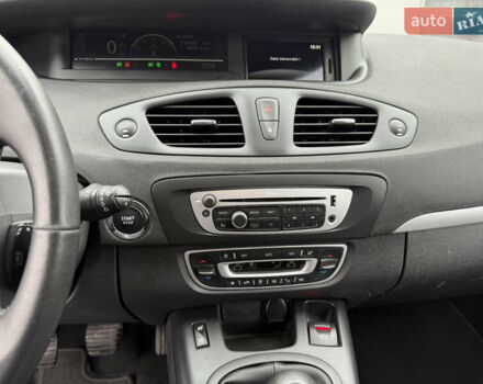 Серый Рено Гранд Сценик, объемом двигателя 1.6 л и пробегом 219 тыс. км за 10600 $, фото 30 на Automoto.ua