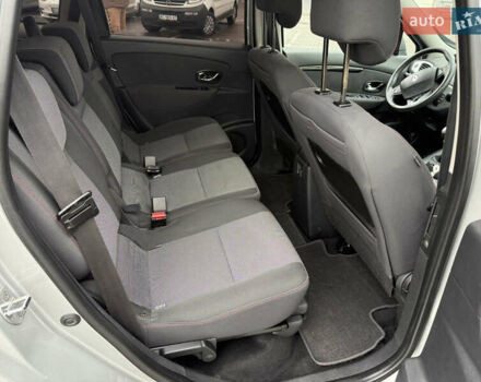 Серый Рено Гранд Сценик, объемом двигателя 1.6 л и пробегом 219 тыс. км за 10600 $, фото 41 на Automoto.ua