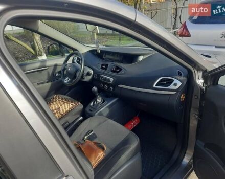 Серый Рено Гранд Сценик, объемом двигателя 1.5 л и пробегом 278 тыс. км за 8200 $, фото 1 на Automoto.ua