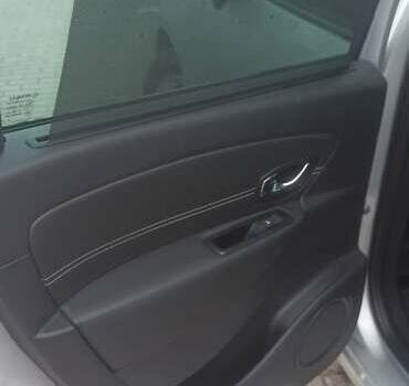 Сірий Рено Гранд Сценік, об'ємом двигуна 1.6 л та пробігом 264 тис. км за 8700 $, фото 14 на Automoto.ua