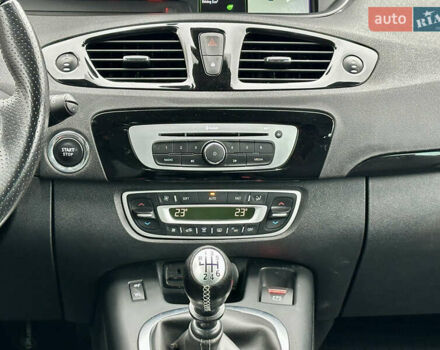 Серый Рено Гранд Сценик, объемом двигателя 0 л и пробегом 213 тыс. км за 10400 $, фото 16 на Automoto.ua