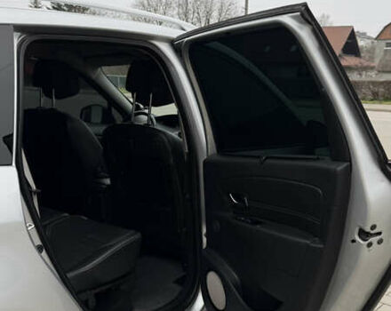 Серый Рено Гранд Сценик, объемом двигателя 1.6 л и пробегом 300 тыс. км за 10500 $, фото 9 на Automoto.ua