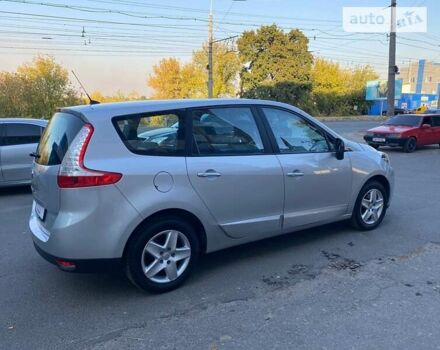 Серый Рено Гранд Сценик, объемом двигателя 1.5 л и пробегом 167 тыс. км за 10400 $, фото 6 на Automoto.ua