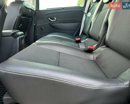 Серый Рено Гранд Сценик, объемом двигателя 1.6 л и пробегом 227 тыс. км за 10499 $, фото 84 на Automoto.ua