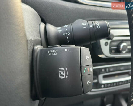 Серый Рено Гранд Сценик, объемом двигателя 1.6 л и пробегом 224 тыс. км за 10550 $, фото 67 на Automoto.ua